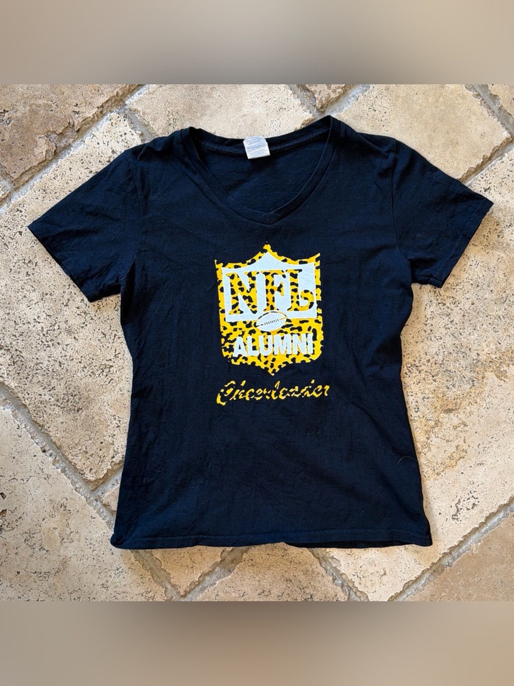 NFL SHIELD LOGO Alumni Cheerleader T Shirt-Women’s Size Extra Small Black Yellow